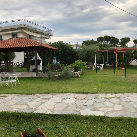 Thea Sea Apartment Nea Moudania Esterno foto