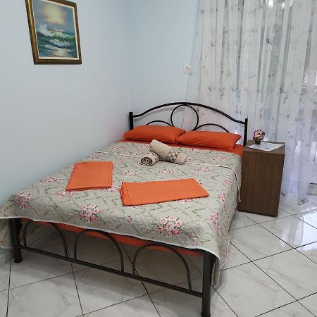 Thea Sea Apartment Nea Moudania Esterno foto