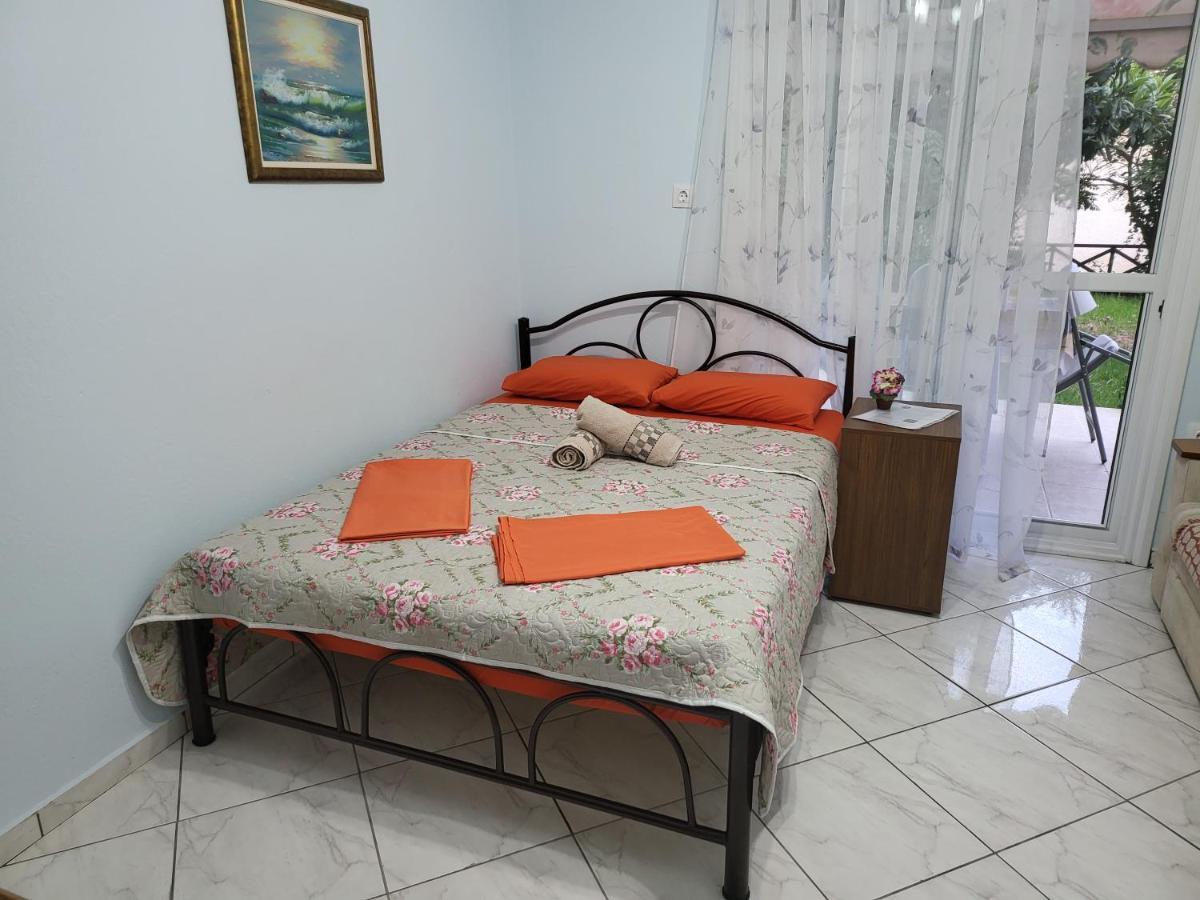 Thea Sea Apartment Nea Moudania Esterno foto